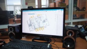 Производство профессиональных хоккейных коньков в России на Фабрике V76 в Ярославле.