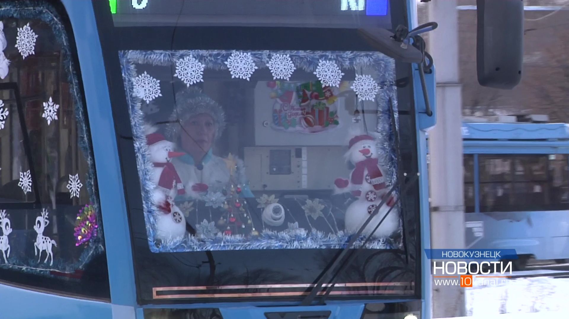 Чувствуете приближение Нового года? смотреть онлайн