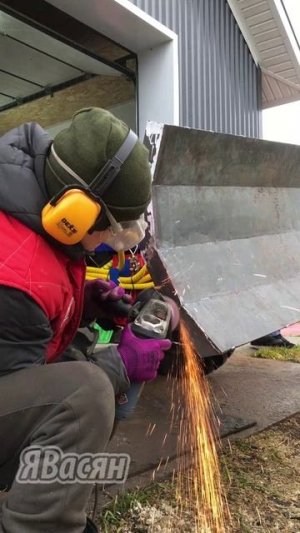 Делаю отвал-лопату для мини трактора русич. #shorts