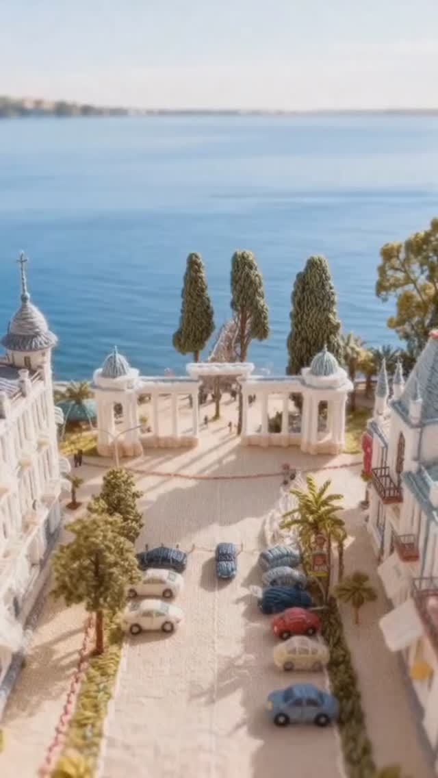 «Утепление» столицы Абхазии города-курорта Сухум перед приближающимся Новым годом смотреть онлайн