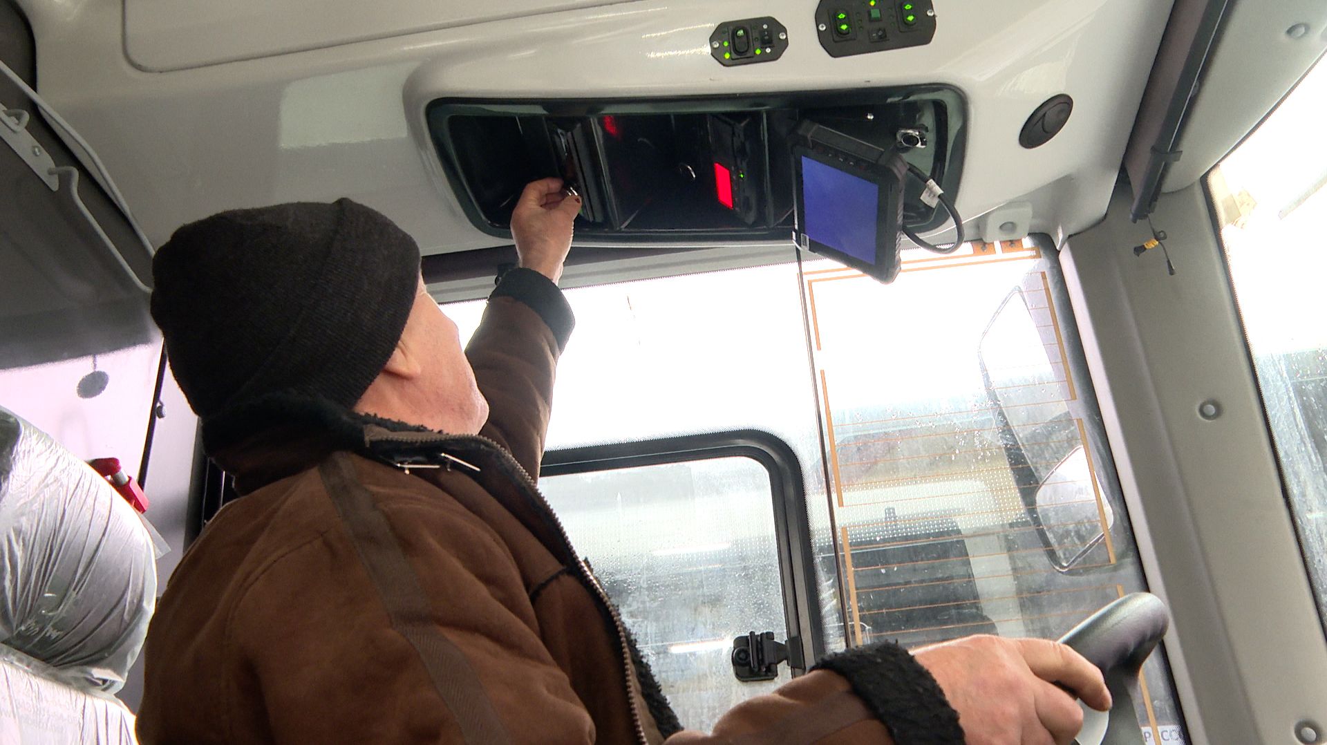 Новые автобусы в автоколонне № 1456 смотреть онлайн