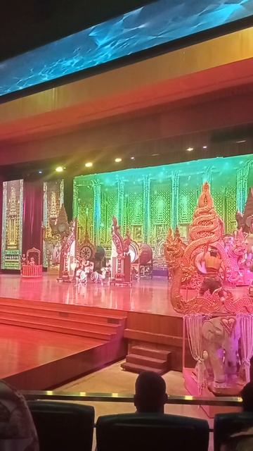 Танец, от которого мурашки — Паттайя Танец богов в джунглях Таиланда: что скрывает шоу в Nong Nooch? смотреть онлайн