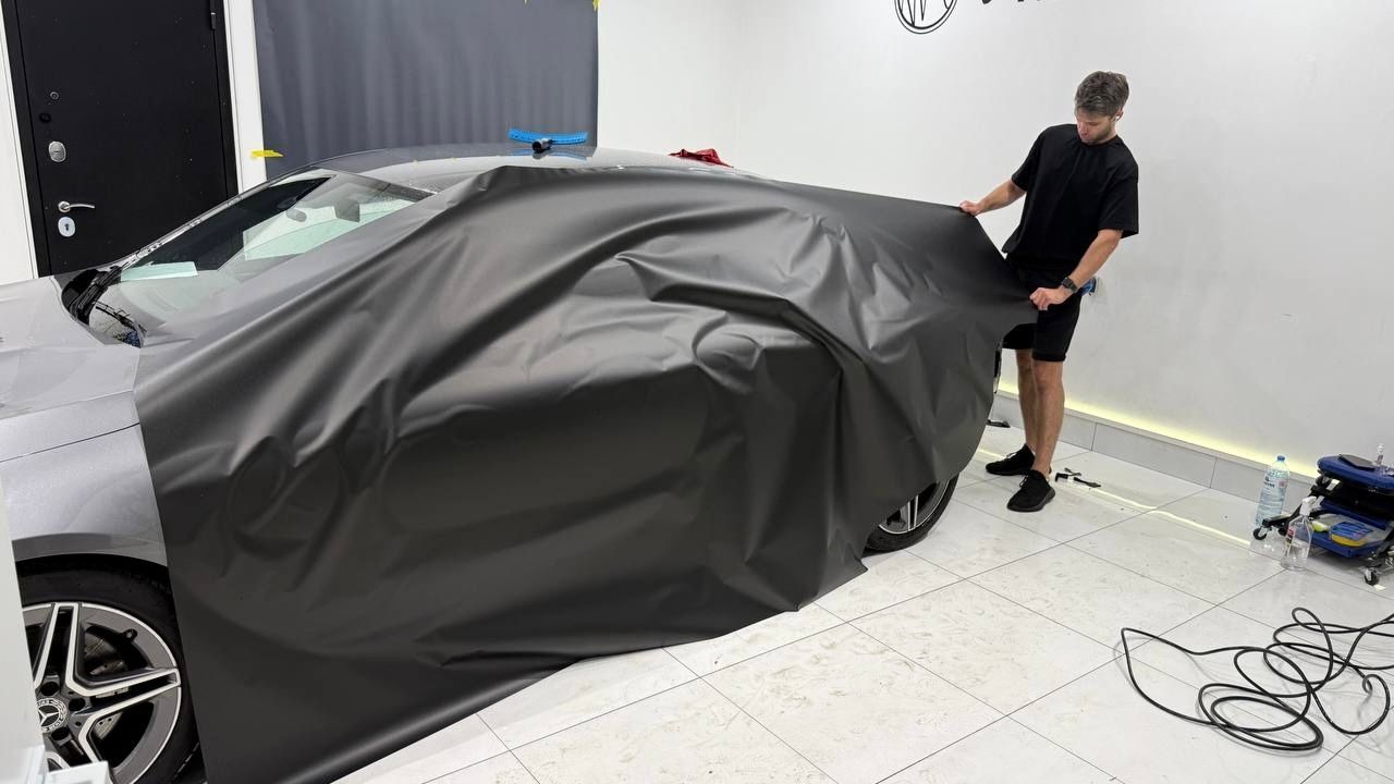 Оклейка Mercedes-Benz CLA чёрной матовой полиуретановой плёнкой смотреть онлайн