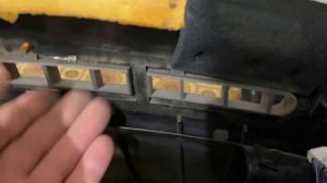 КАК СНИМАЕТСЯ ВОЗДУХОВОД ЛОБОВОГО СТЕКЛА KiA Spectra