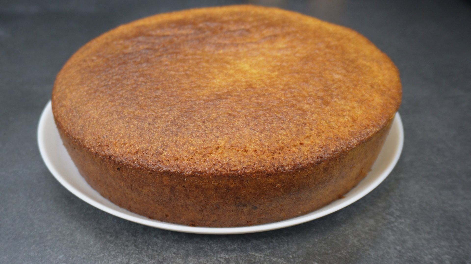 Рецепт из маминой тетрадки: МАННИК, который НЕ ЧЕРСТВЕЕТ. Хитрость из советской кухни всё объясняет! смотреть онлайн