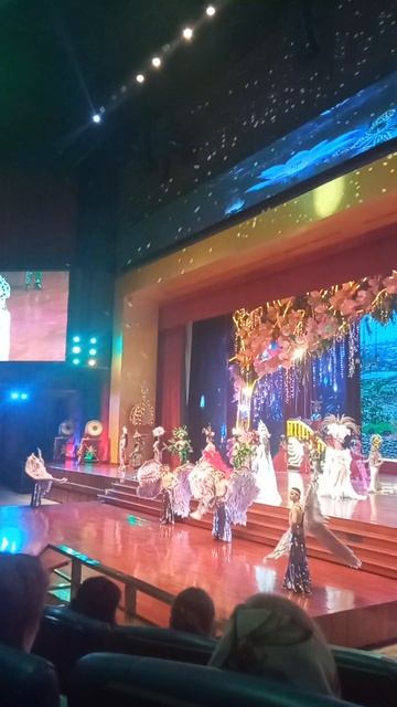 Каждый жест — язык древнего Сиама Танец богов в джунглях Таиланда: что скрывает шоу в Nong Nooch? смотреть онлайн