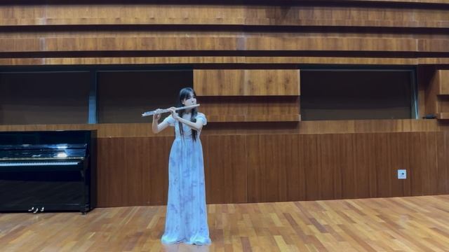 L. Berio, Sequenza, flute - Gulyaf Lebedeva смотреть онлайн