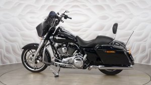 Harley-Davidson Street Glide vin 5HD1KBME1EB646716