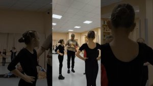 вы на танцах репетируем 🥰🥰🥰 простите то что я там мало говорю