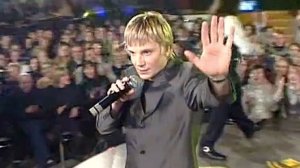 Матч-Реванш - НАШЕ ВРЕМЯ vs ВИКТОР САЛТЫКОВ с песней УЛЕТЕЛИ ЛИСТЬЯ :1998: