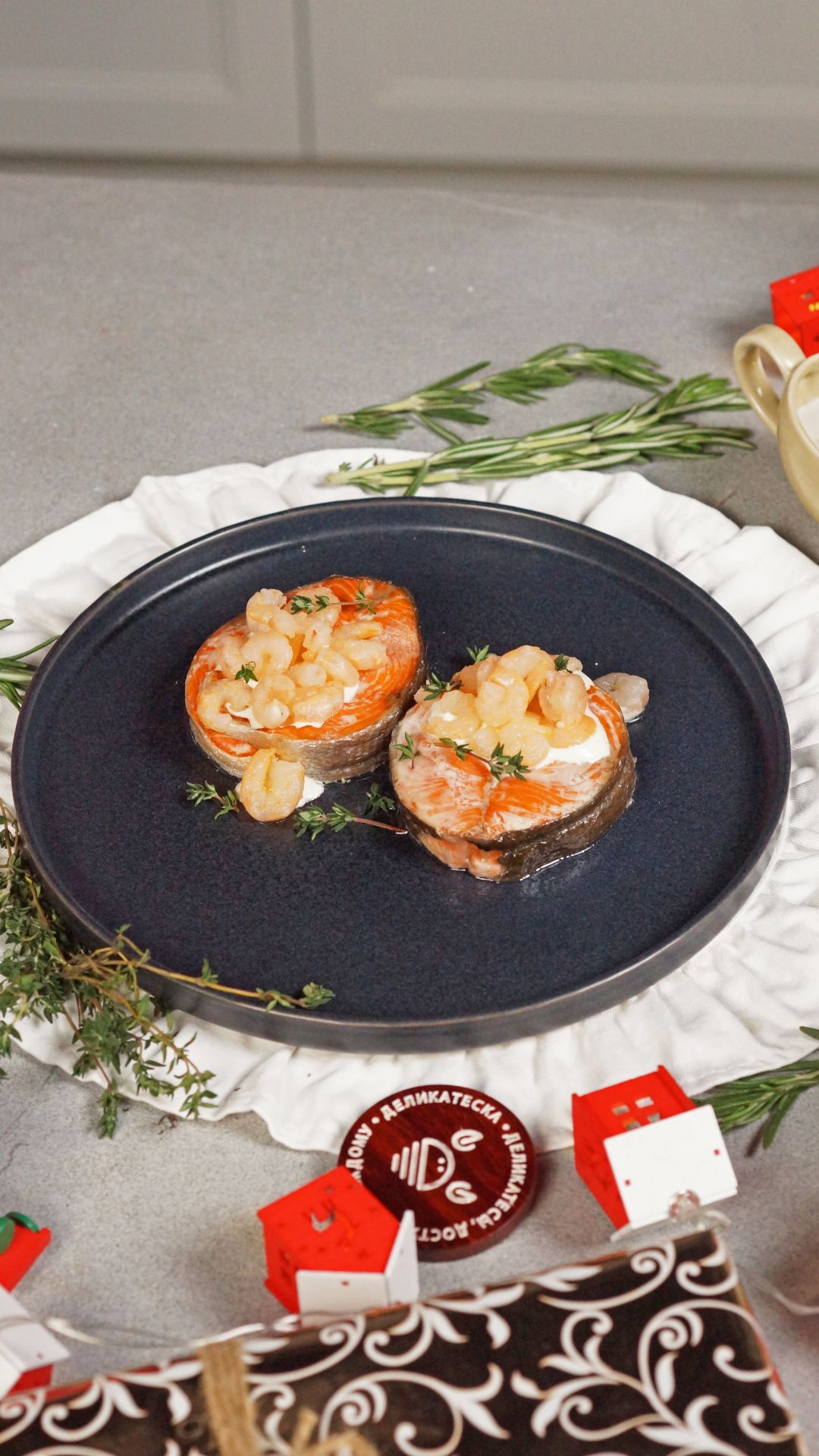 Стейк нерки с креветками и сливочным соусом смотреть онлайн