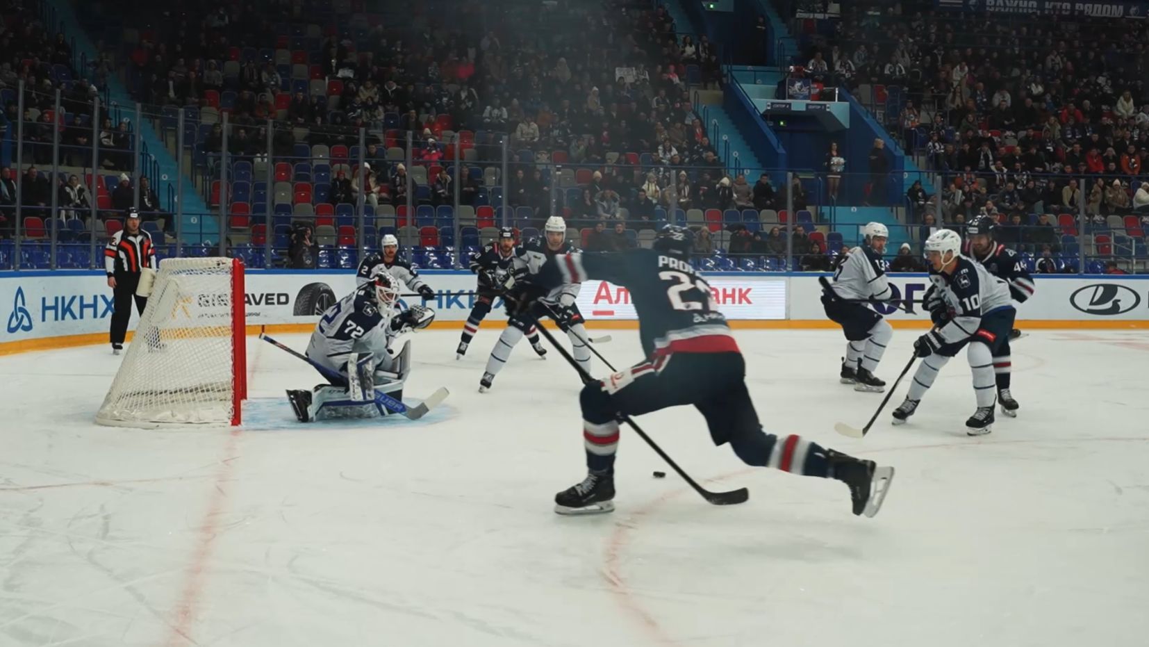 Атмосферное видео матча "Нефтехимик" - "Торпедо"