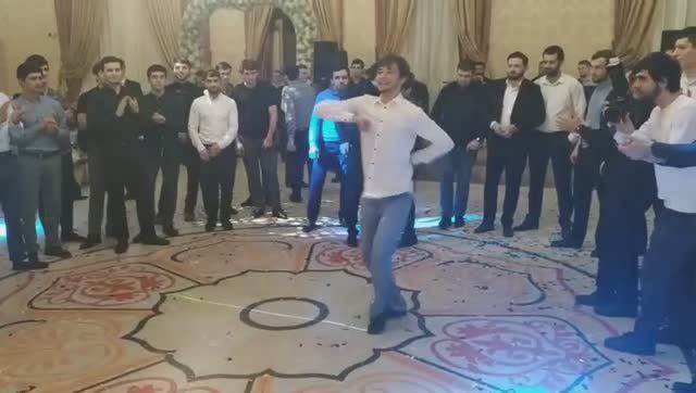 Дагестанская свадьба. Лезгинку 🕺 танцуют красиво. смотреть онлайн