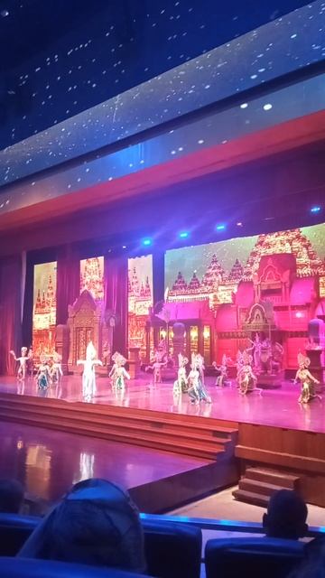 Танцуют герои «Рамакиен»! Танец богов в джунглях Таиланда: что скрывает шоу в Nong Nooch? смотреть онлайн