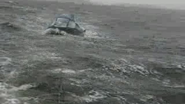 Возвращаемся на материк в 4-х бальный штом в конце августа 2010 г Видео-0005