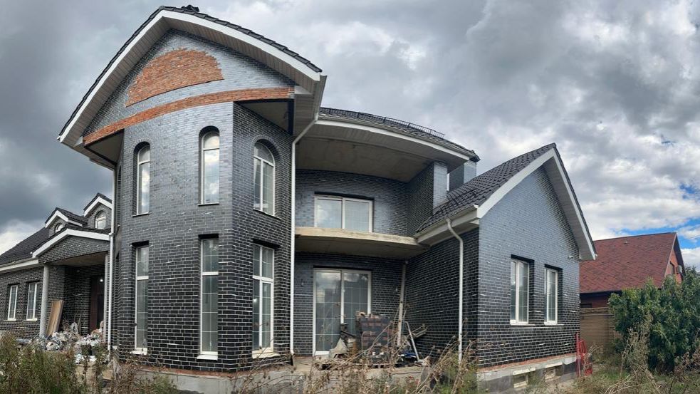 Срочно Продам Свой Элитный Дом-Краснодар-1500 кв м-два бассейна-шесть с-у-120 млн руб-торг есть