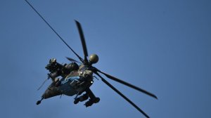 Российские вертолетчики против дроноводов ВСУ. Лучшее видео из зоны СВО