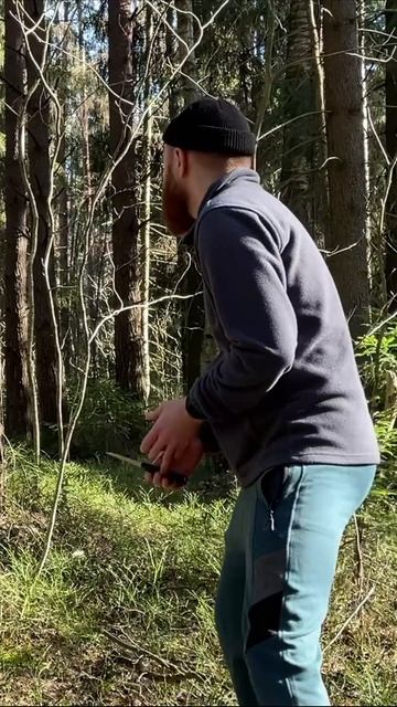 Мастер класс по метанию ножа  #охота  #shorts  #юмор
