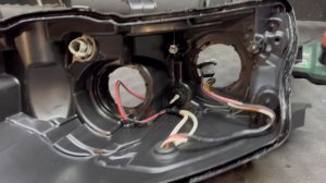 Mitsubishi Outlander 3 дорест - тюнинг фар, ремонт фар, установка  диодных линз Expression Drive