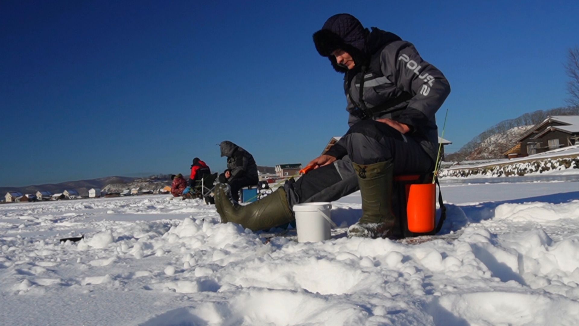 Зимняя Рыбалка! Ловля корюшки(писуч) на самодур. Рыбалка в Приморье! смотреть онлайн