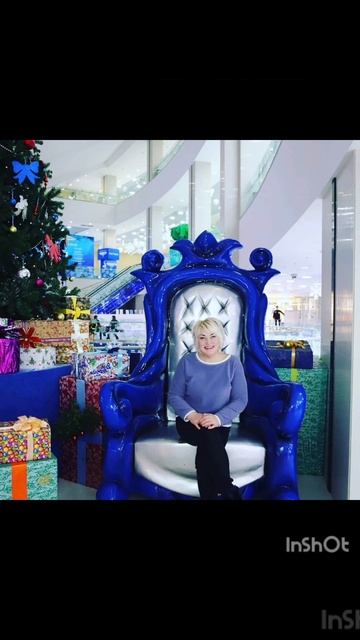 С наступающими поаздниками .mp4