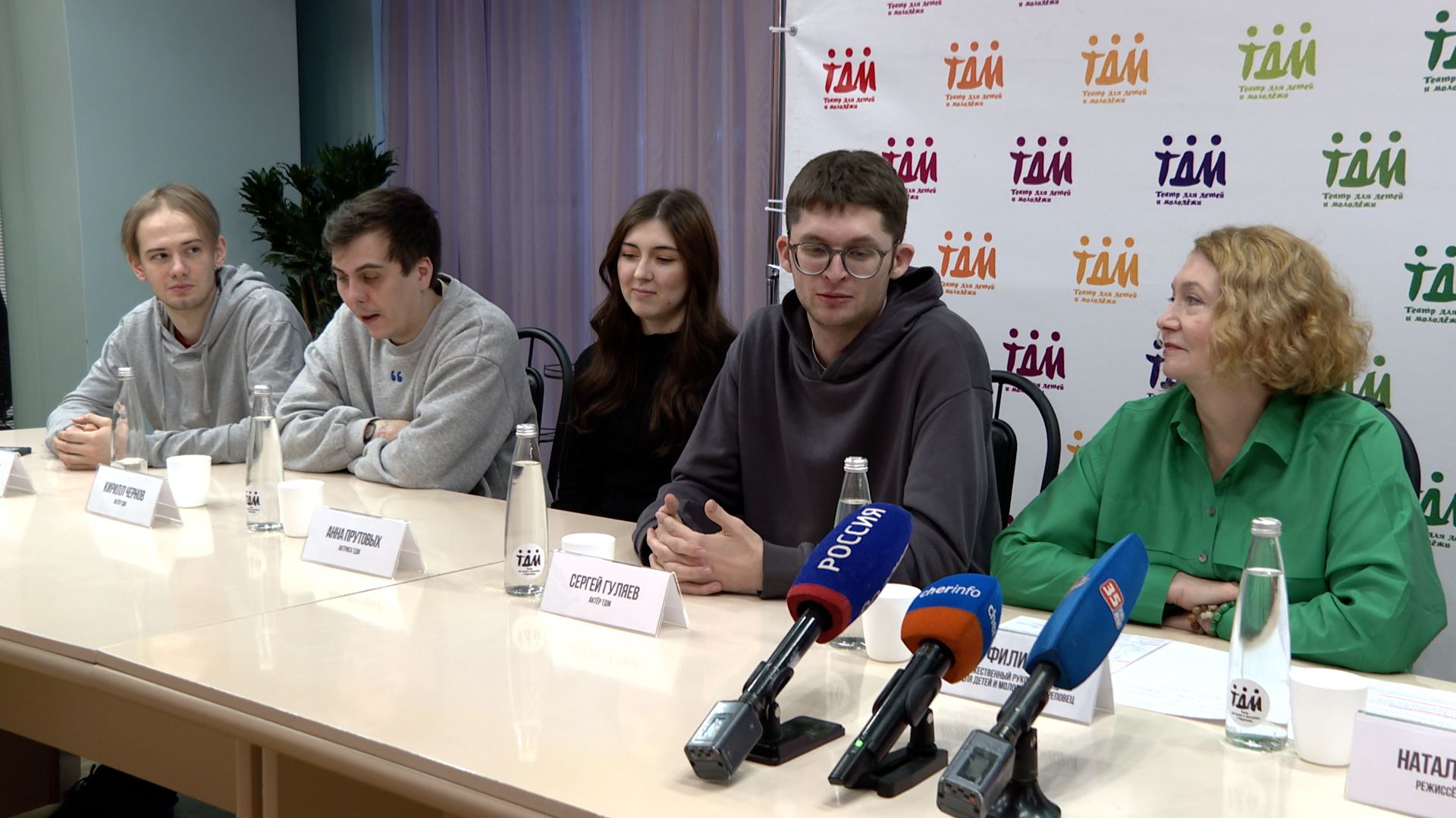 Новогодняя премьера для детей смотреть онлайн