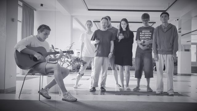 Бригада Каменный век - Люди идут по свету. Оригинал: Роза Ченборисова на стихи Игоря Сидорова смотреть онлайн