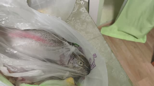 Онлайн‑заказ из Перекрёстка: распаковываем и оцениваем смотреть онлайн