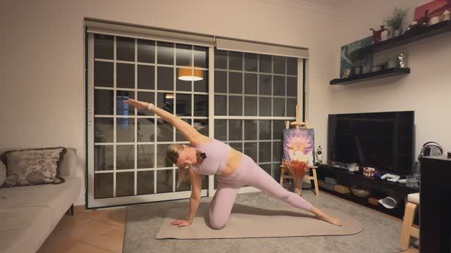 Йога-зарядка смотреть онлайн