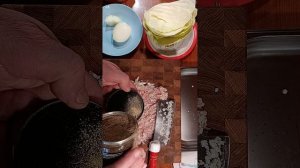Доска , нож  и фарш готов