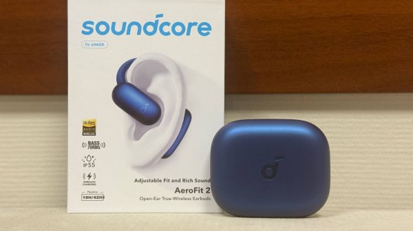 Unpacking Soundcore AeroFit 2