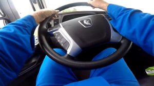 Водитель-испытатель 6 разряда Виктор Верченко — за рулём тягача КАМАЗ-54901