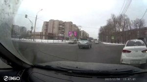 Авария в Омске на перекрёстке