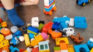 Синий Трактор и заправка на колёсах из конструктора