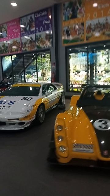 Nong Nooch: не только орхидеи! Ретро-автомобили среди пальм: неожиданная коллекция смотреть онлайн