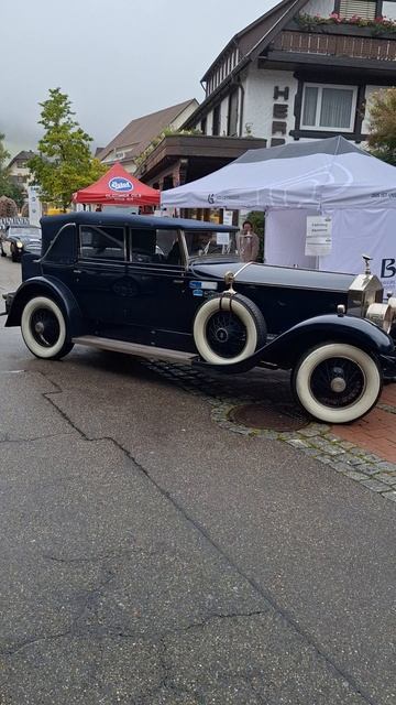 Rolls-Royce смотреть онлайн