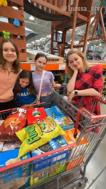 Продукты на Новый Год в Америке - челендж ДЕТИ и МЫ - кто победит? #америка #продукты #цены смотреть онлайн