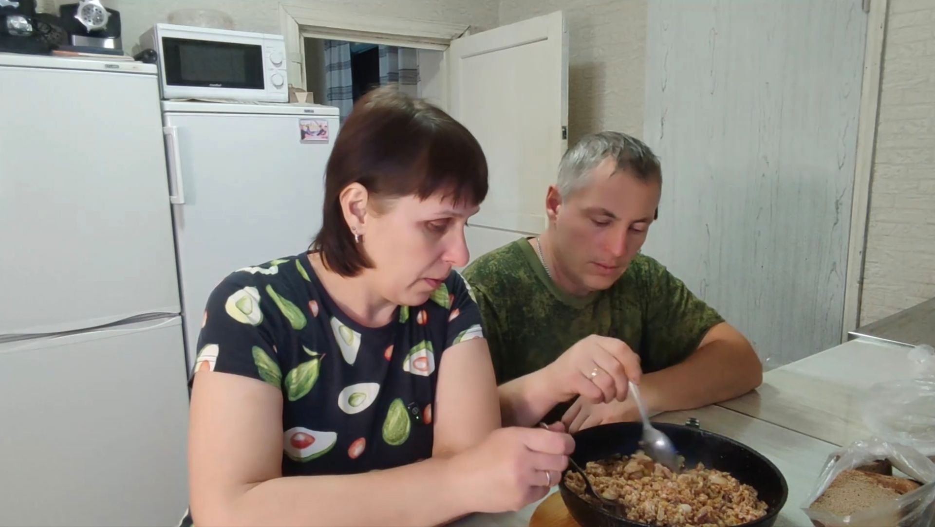 Новая помощница! Продадим коз и купим корову! смотреть онлайн