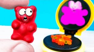 ℹ️ Я ЗАЖАРИЛ ЖЕЛЕЙНОГО МЕДВЕДЯ | ВАФЕЛЬНИЦА ПРОТИВ КОНФЕТ ЭКСПЕРИМЕНТ