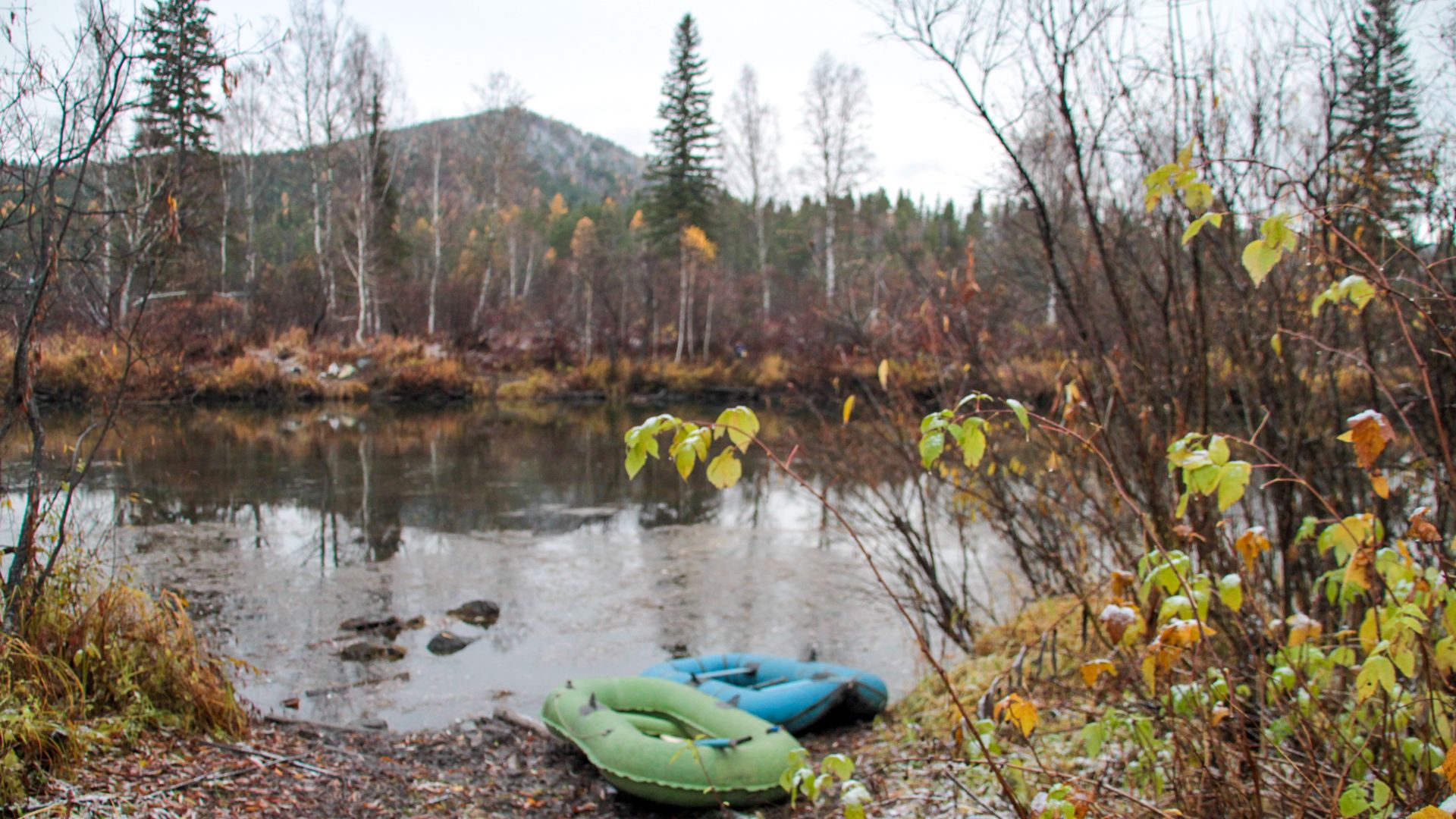 Река Мана в ожидании прихода зимы. 09 октября 2010 года. (часть 2, "Преодоление горы, стоянка").