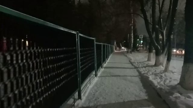 Еле лыжи унесла 😰 от мужика в халате 🥴 смотреть онлайн