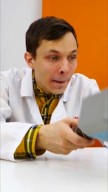 Рефлексы как у бога? Доктор Ой проверяет Тони Старка! ⚡#железныйчеловек #длядетей #шортс смотреть онлайн