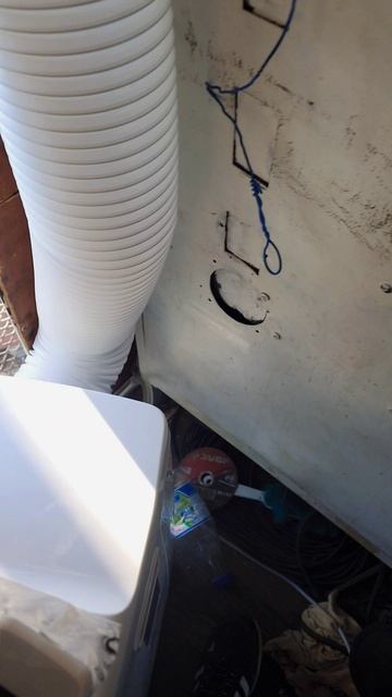 Жара спала , поставили кондиционер . #работа #крановщик #стройка #работа_с_комфортом