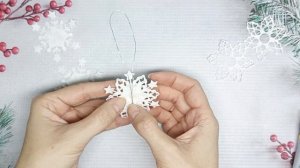 Ретро-подвеска на ёлку - ватная снежинка