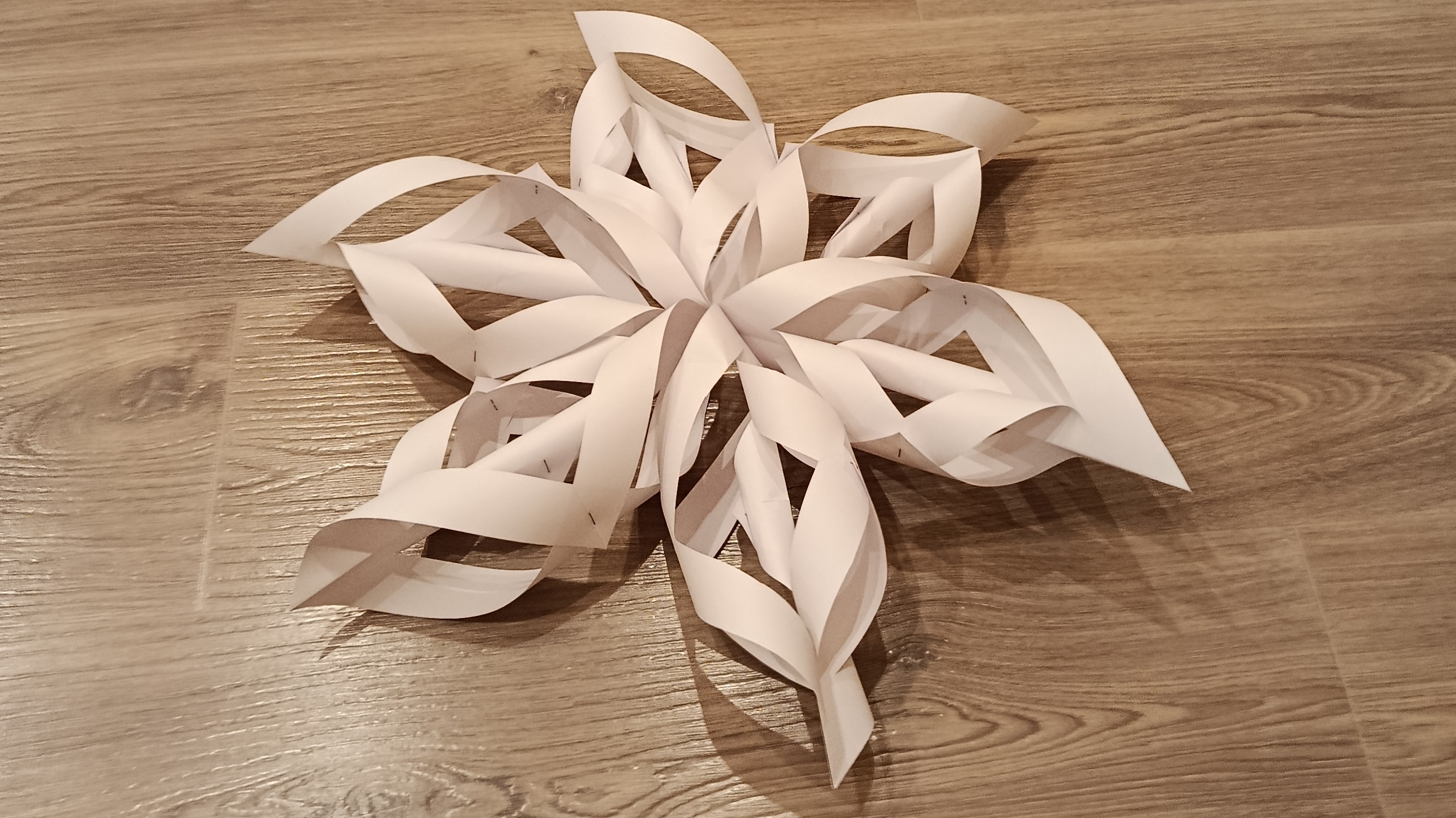 Как легко сделать красивую, большую!!! Объёмную снежинку из бумаги А4 смотреть онлайн