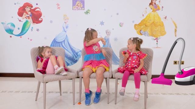 Весёлые приключения в бассейне с Майей и Мией смотреть онлайн