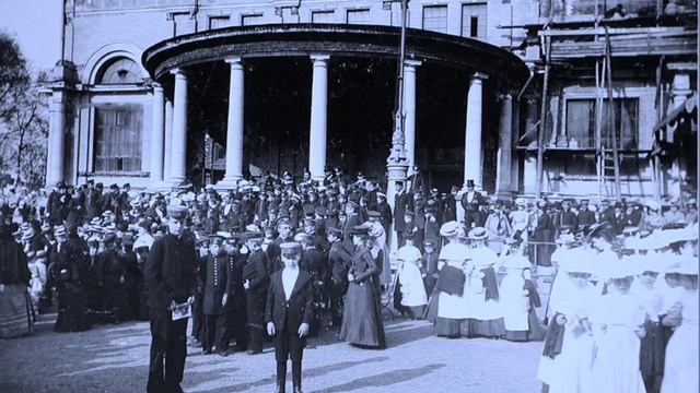 "100 С ЛИШНИМ ЛЕТ НАЗАД"... (Фото гр. "СТАРЫЙ ПЕТЕРБУРГ"), музыка - ГОЛУБАЯ НОЧЬ (Старинный вальс) смотреть онлайн