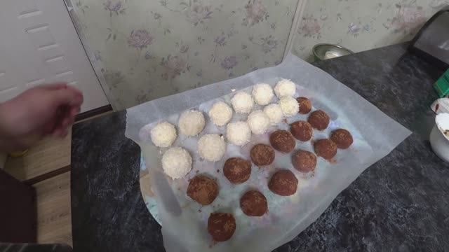 Трюфели и Рафаэлло делаем сами смотреть онлайн