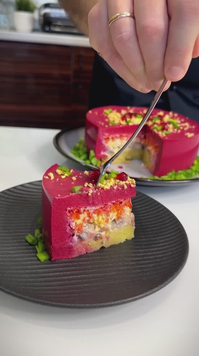 «Селёдка под шубой» в виде торта🎂 смотреть онлайн