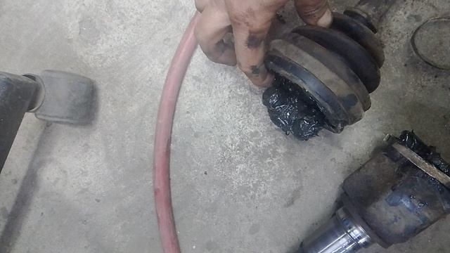 внутренний шруз на Suzuki, что то телепаеться